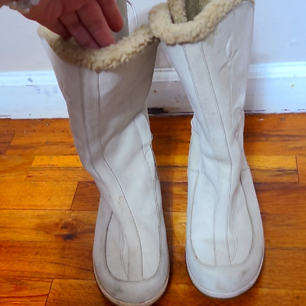 Timberland White Cream Winter Rain Boots (USED)